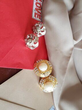 VINTAGE RHINESTONE DRESSY EARRINGS CLIP-ONS 2 PAIR